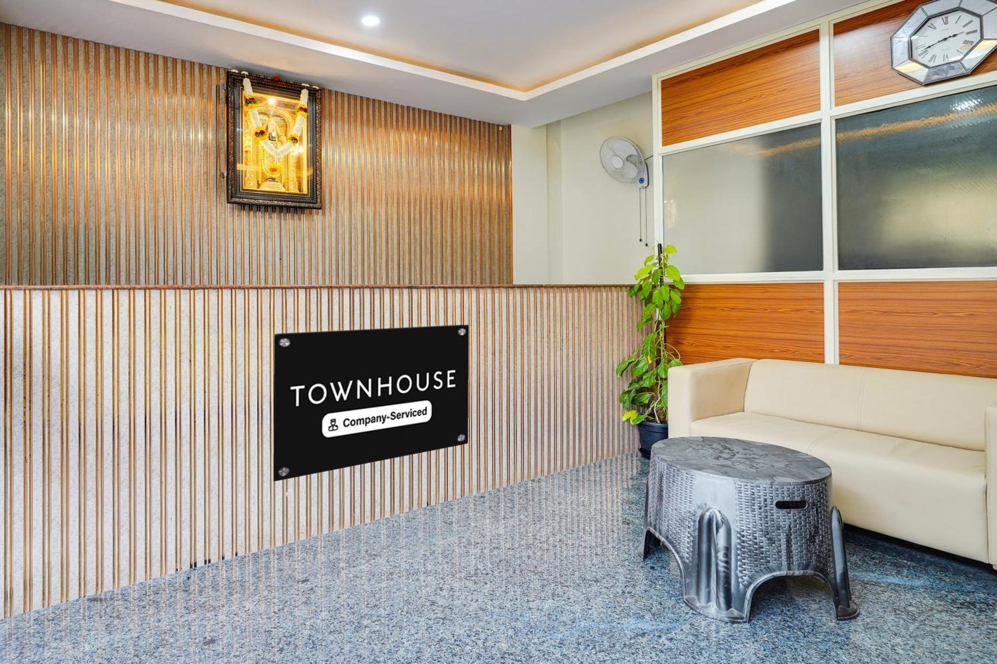Townhouse Bidadi Formerly Royal Garuda Dış mekan fotoğraf