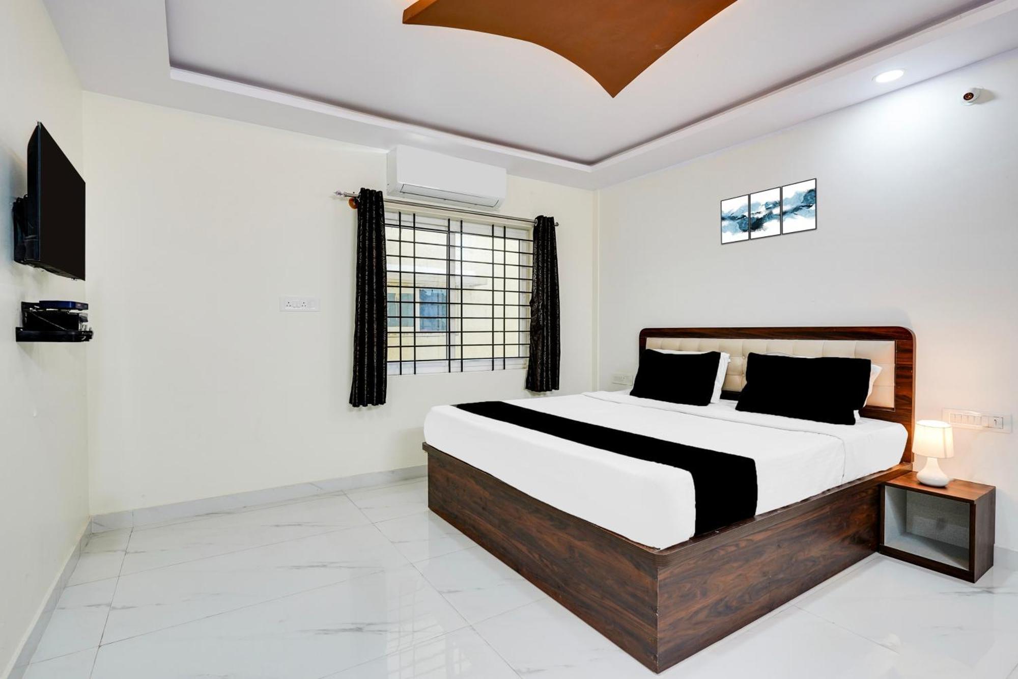 Townhouse Bidadi Formerly Royal Garuda Dış mekan fotoğraf